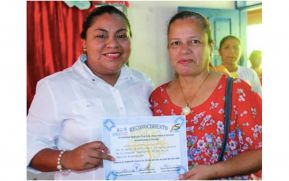 Maestros de Nicaragua celebran su día