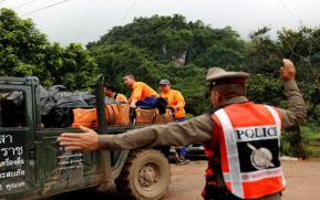 Rescatan a seis de los niños atrapados en la cueva de Tailandia
