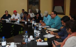 Gobierno y productores analizan mecanismos financieros para potenciar sector café