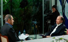 Presidente-Comandante Daniel con el Periodista Andrés Oppenheimer