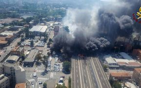 Un muerto y 55 heridos: Fuerte explosión cerca del aeropuerto de Bolonia