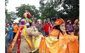 Juigalpinos participan en la Famosa Gigantona