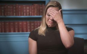 Ella escucha la palabra Dios y llegan los recuerdos del abuso sexual que sufrió