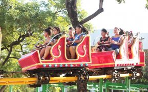 Familias nicaragüenses disfrutan en los diferentes espacios recreativos capitalinos