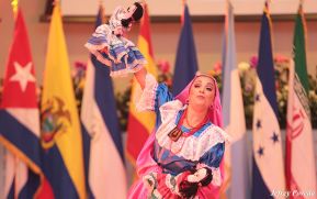 La cultura y las danzas tradicionales se tomaron el Primer Festival Gastronómico