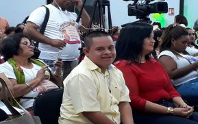Niños con discapacidad muestran su talento en festival artístico