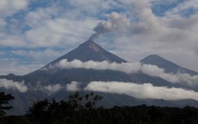 Guatemala: El Volcán de Fuego entra en erupción