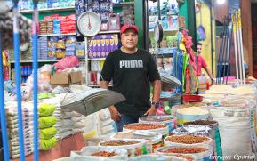 Mercados con suficiente abastecimiento de productos alimenticios y precios estables