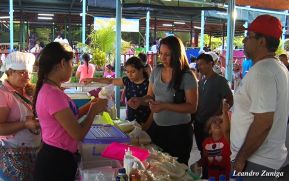 Familias abarrotan el Parque Nacional de Ferias en su edición de Octubre Victorioso