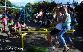 Familias del Walter Ferreti y Las Mercedes disfrutan de la reinauguración de parques
