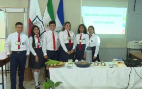Feria de Investigación Científica es protagonizada por estudiantes de secundaria