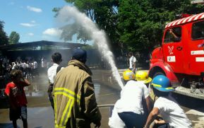 Bomberos capacitan a estudiantes del municipio de Tipitapa