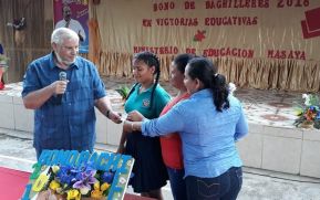 Bachilleres del departamento de Masaya reciben el bono complementario de bachillerato