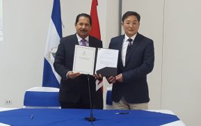 Firman contrato para el diseño y supervisión de nueva Pista de Circunvalación