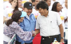 Comandante Daniel y compañera Rosario envían mensaje a Evo Morales en celebración del 13 Aniversario de la Revolución en Bolivia