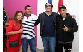 Christopher "Látigo" González recibido como campeón