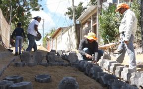 Adoquinan calles en la zona urbana de Somoto