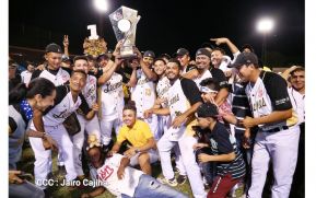 León se corona tricampeón de la Liga de Béisbol Profesional Nacional