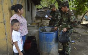 Ejército en jornada de abatización en Chichigalpa