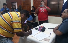 Partidos participantes en las elecciones regionales 2019 firman acuerdo de entendimiento