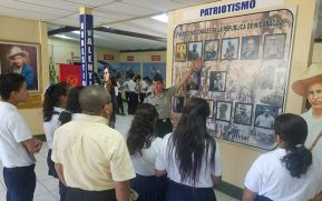 Estudiantes conocen historia del Ejército de Nicaragua