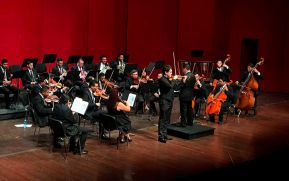 Violinista alemán deleita al público nicaragüense con su talento