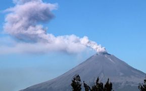 México declara la alerta en "amarillo fase 3" por una nueva explosión en el volcán Popocatépetl