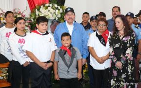 Daniel y Rosario en Homenaje Póstumo al Compañero Bismarck Martínez