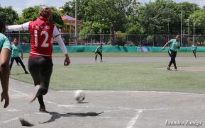Campeonato Nacional de Kickball femenino se disputa en Managua
