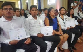 Centro Tecnológico de Jinotepe celebra promoción de 130 graduados