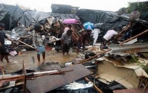 Inundaciones en India: Casi 200 muertos y cientos de miles de desplazados
