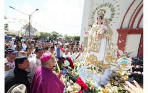 Monseñor René Sándigo, nuevo obispo de occidente es recibido por la feligresía de León