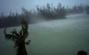 Huracán Dorian dejó cinco muertos y destruyó 13 mil viviendas en Bahamas