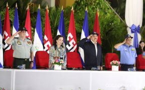 Presidente Daniel Ortega y vicepresidenta Rosario Murillo presiden acto del 40 Aniversario de la Policía Nacional