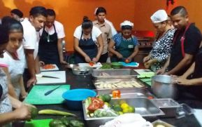 Imparten capacitación de cocina a empresarios turísticos de Carazo
