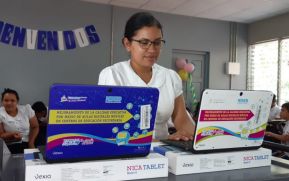 Centros educativos de Ocotal reciben equipos tecnológicos