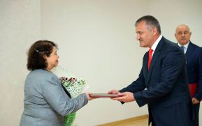 Embajadora de Nicaragua en Osetia del Sur entrega copias de las Cartas Credenciales