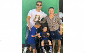 Gesto solidario del modelo y actor mexicano Christian Estrada causa sensación en Nicaragua