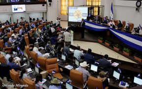 Ministro Iván Acosta presenta el Presupuesto General de la República 2020