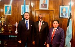 Canciller de Nicaragua sostiene importante encuentro con el Presidente de Botsuana