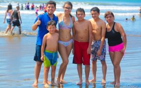 Familias disfrutan del fin de semana largo en las Playas de Nicaragua