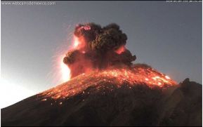 México: Explosión en el volcán Popocatépetl generó fumarola de tres kilómetros