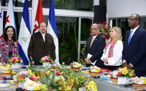 Embajadores de Panamá y Yibuti entregan Cartas Credenciales al Presidente Daniel Ortega y la Vicepresidenta Rosario Murillo