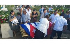 Emotivo homenaje a Mercedita Solís, periodista y educadora de generaciones