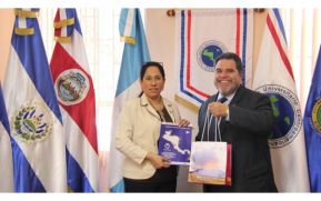 Secretario General del Consejo Superior Universitario Centroamericano recibe a Embajadora de Nicaragua