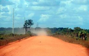 Gobierno de Nicaragua repara la carretera entre Sahsa-Wawa Boom-Bilwi