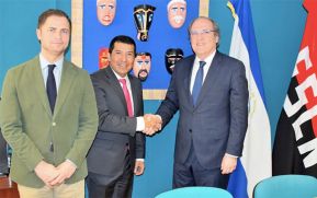 Portavoz del Grupo Socialista en la comunidad de Madrid visita la Embajada de Nicaragua