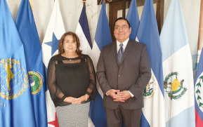 Embajador de Nicaragua en Costa Rica en reunión con la Secretaria Ejecutiva del CRRH-SICA