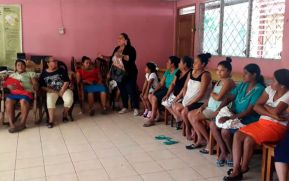 Realizan encuentros con mujeres en el marco de la campaña Mujeres por la Vida