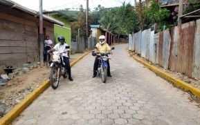 Inauguran calle adoquinada en el barrio San Luis del municipio de Bonanza